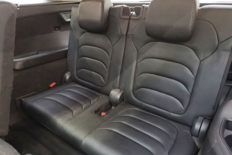 Used Skoda Kodiaq 2018 TSI330 7-Seater Two-Wheel-Drive Luxury Enjoyment Edition Interior 4