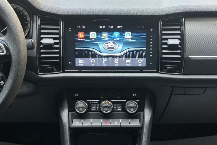Used Skoda Kodiaq 2018 Facelifted TSI330 5-Seater Two-Wheel-Drive Comfort Edition Interior 5