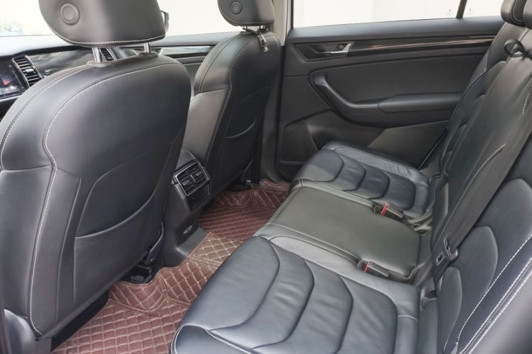 Used Skoda Kodiaq 2018 TSI330 7-Seater Two-Wheel-Drive Luxury Enjoyment Edition Interior 5