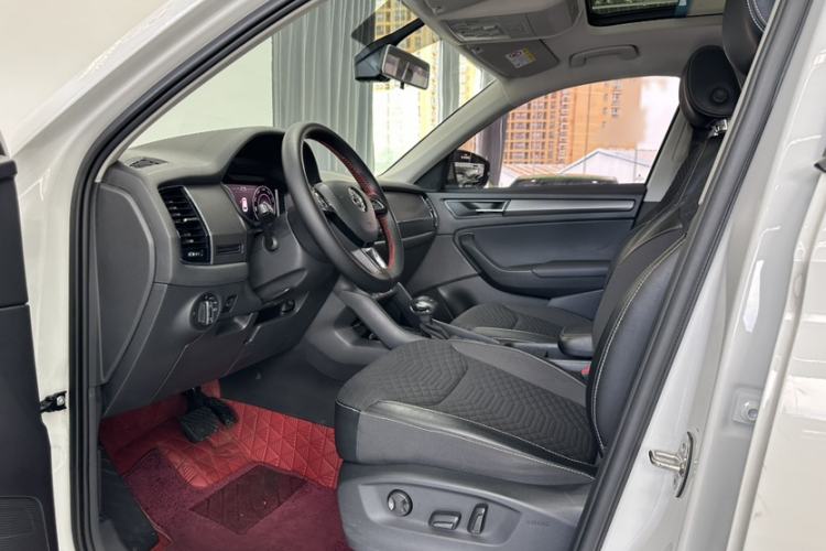 Used Skoda Kodiaq 2018 Facelifted TSI330 5-Seater Two-Wheel-Drive Comfort Edition Interior 5
