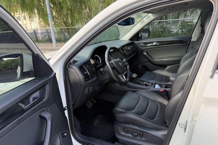 Used Skoda Kodiaq 2018 Facelifted TSI330 5-Seater Two-Wheel-Drive Luxury Enjoyment Edition Interior 5