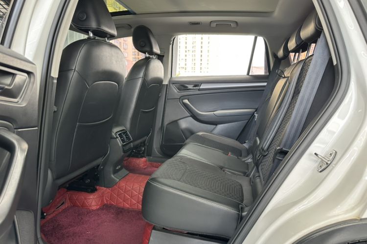 Used Skoda Kodiaq 2018 Facelifted TSI330 5-Seater Two-Wheel-Drive Comfort Edition Interior 6