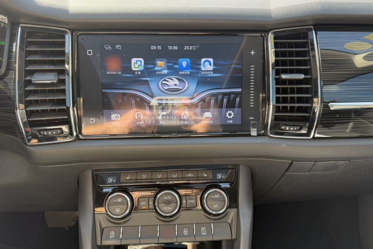 Used Skoda Kodiaq 2018 Facelifted TSI330 5-Seater Two-Wheel-Drive Luxury Enjoyment Edition Interior 6