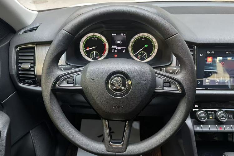 Used Skoda Kodiaq 2018 Facelifted TSI330 5-Seater Two-Wheel-Drive Comfort Edition Interior 7