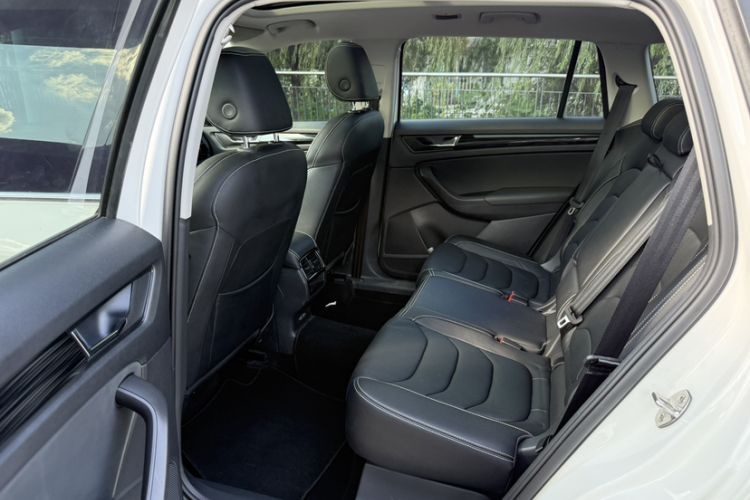 Used Skoda Kodiaq 2018 Facelifted TSI330 5-Seater Two-Wheel-Drive Luxury Enjoyment Edition Interior 9