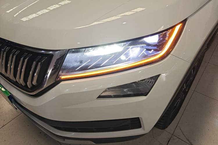 Used Skoda Kodiaq 2018 Restyled TSI330 7-Seater Two-Wheel Drive Luxury Enjoyment Edition Left Front Headlight