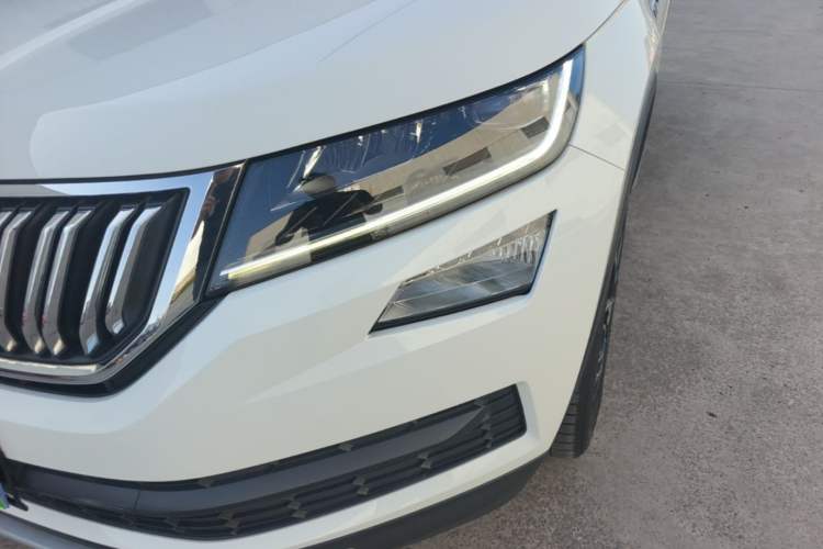 Used Skoda Kodiaq 2018 Restyled TSI330 7-Seater Two-Wheel Drive Luxury Enjoyment Edition Left Front Headlight