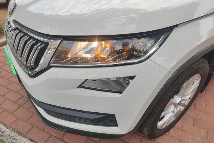 Used Skoda Kodiaq 2018 Facelifted TSI330 5-Seater Two-Wheel-Drive Luxury Edition Left Front Headlight