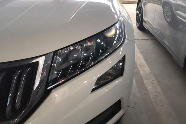 Used Skoda Kodiaq 2018 Facelifted TSI330 5-Seater Two-Wheel-Drive Comfort Edition Left Front Headlight