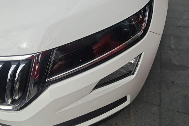 Used Skoda Kodiaq 2018 TSI330 7-Seater Two-Wheel-Drive Luxury Enjoyment Edition Left Front Headlight