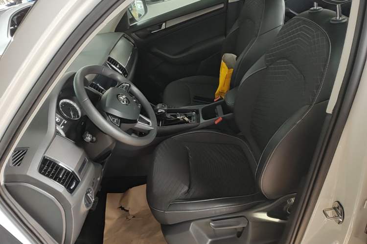 Used Skoda Kodiaq 2018 Facelifted TSI330 5-Seater Two-Wheel-Drive Comfort Edition Left Front Seat