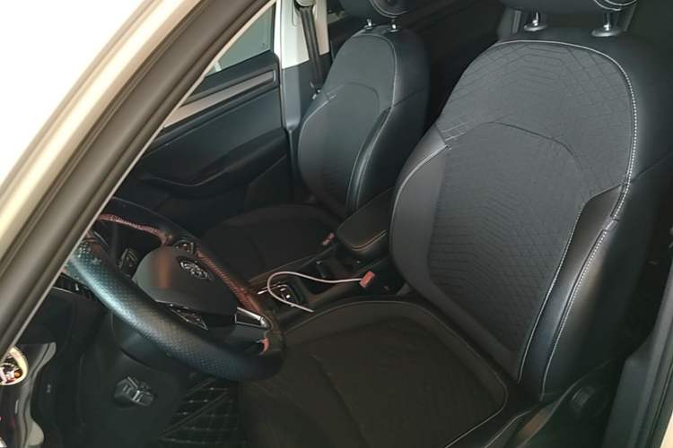 Used Skoda Kodiaq 2018 Facelifted TSI330 5-Seater Two-Wheel-Drive Comfort Edition Left Front Seat