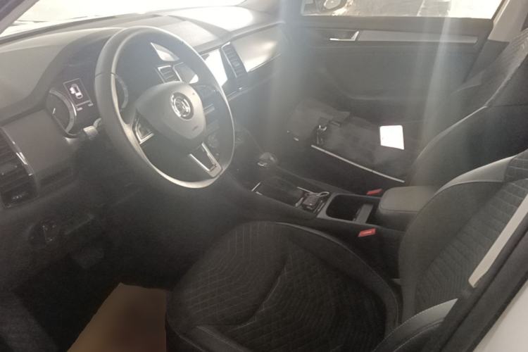 Used Skoda Kodiaq 2018 Facelifted TSI330 5-Seater Two-Wheel-Drive Comfort Edition Left Front Seat