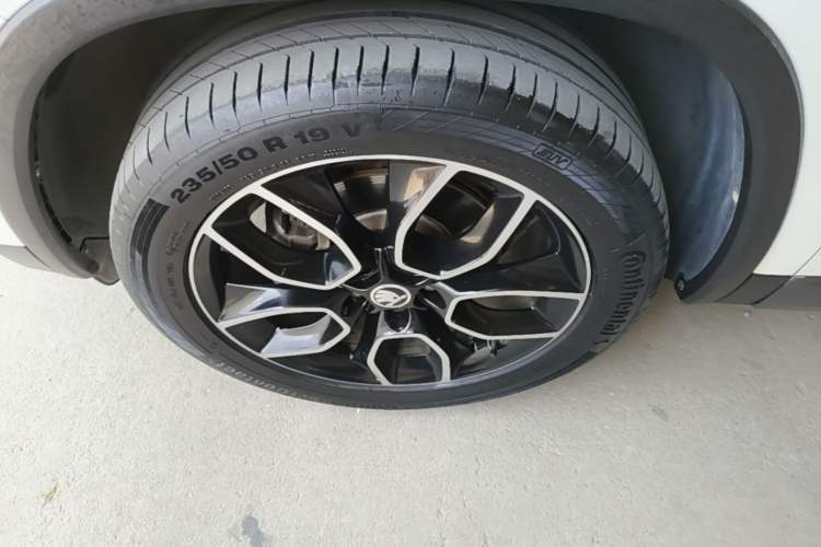 Used Skoda Kodiaq 2018 Restyled TSI330 7-Seater Two-Wheel Drive Luxury Enjoyment Edition Left Front Wheel Hub