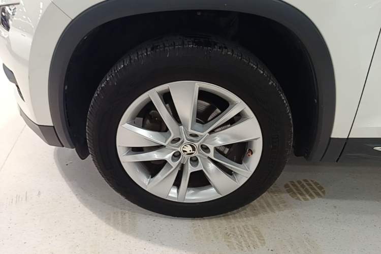 Used Skoda Kodiaq 2018 Facelifted TSI330 5-Seater Two-Wheel-Drive Luxury Enjoyment Edition Left Front Wheel Hub