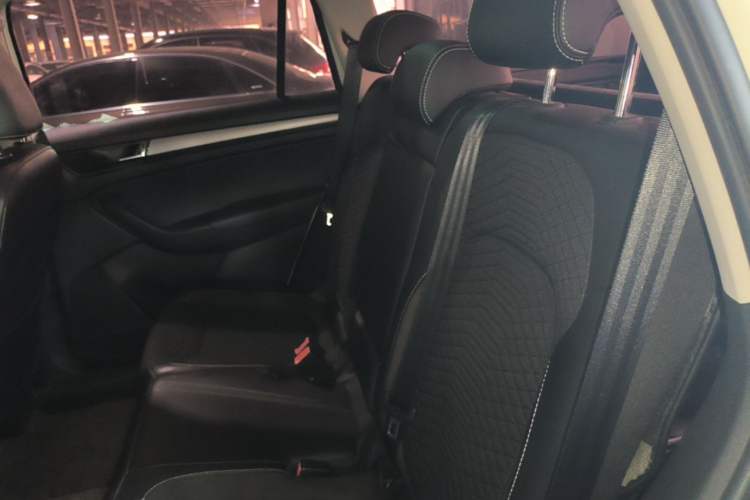 Used Skoda Kodiaq 2018 Facelifted TSI330 5-Seater Two-Wheel-Drive Comfort Edition Left Rear Seat