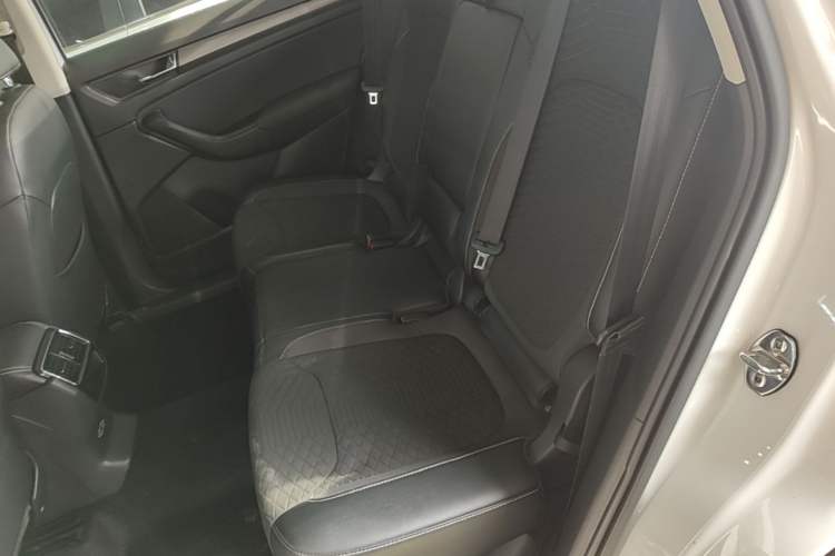 Used Skoda Kodiaq 2018 Facelifted TSI330 5-Seater Two-Wheel-Drive Comfort Edition Left Rear Seat