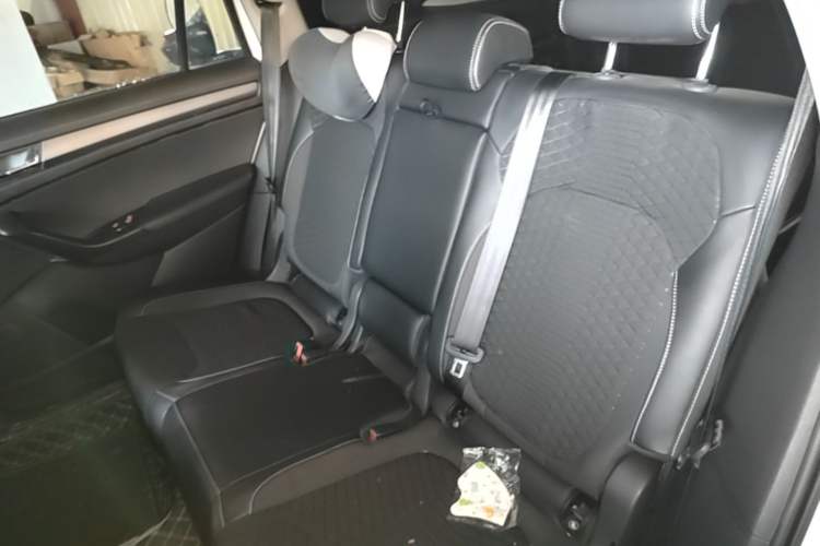 Used Skoda Kodiaq 2018 Facelifted TSI330 5-Seater Two-Wheel-Drive Comfort Edition Left Rear Seat