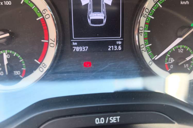 Used Skoda Kodiaq 2018 Facelifted TSI330 5-Seater Two-Wheel-Drive Comfort Edition Odometer Close Up