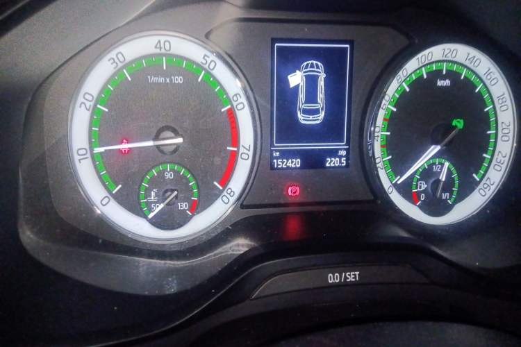 Used Skoda Kodiaq 2018 Facelifted TSI330 5-Seater Two-Wheel-Drive Luxury Enjoyment Edition Odometer Close Up