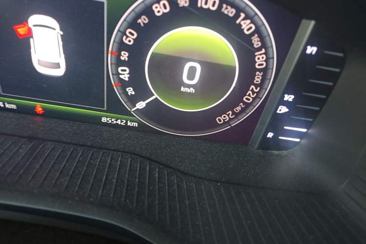 Used Skoda Kodiaq 2018 TSI380 7-Seater Four-Wheel-Drive Flagship Edition Odometer Close Up