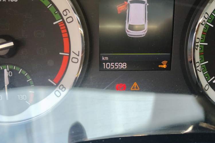 Used Skoda Kodiaq 2018 TSI380 7-Seater Four-Wheel-Drive Flagship Edition Odometer Close Up