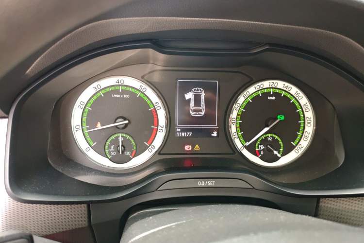 Used Skoda Kodiaq 2018 Facelifted TSI330 5-Seater Two-Wheel-Drive Luxury Edition Odometer Close Up