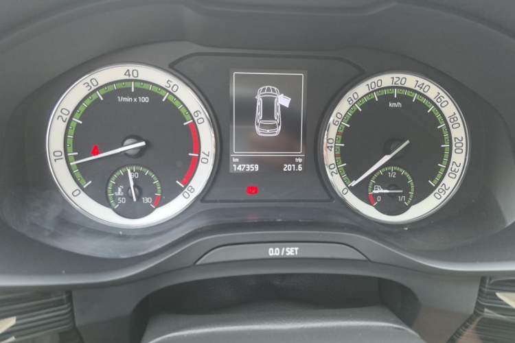 Used Skoda Kodiaq 2018 Facelifted TSI330 5-Seater Two-Wheel-Drive Luxury Enjoyment Edition Odometer Close Up