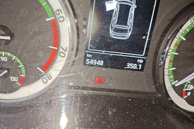 Used Skoda Kodiaq 2018 Facelifted TSI330 5-Seater Two-Wheel-Drive Luxury Enjoyment Edition Odometer Close Up