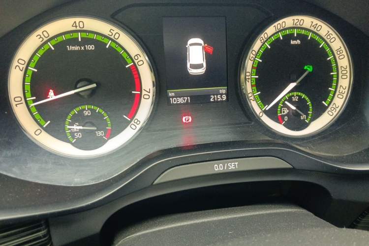 Used Skoda Kodiaq 2018 TSI380 7-Seater Four-Wheel-Drive Flagship Edition Odometer Close Up