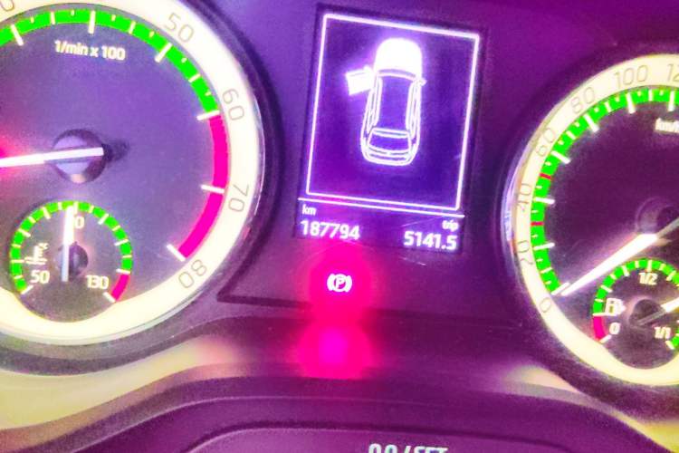 Used Skoda Kodiaq 2018 Facelifted TSI330 5-Seater Two-Wheel-Drive Luxury Enjoyment Edition Odometer Close Up
