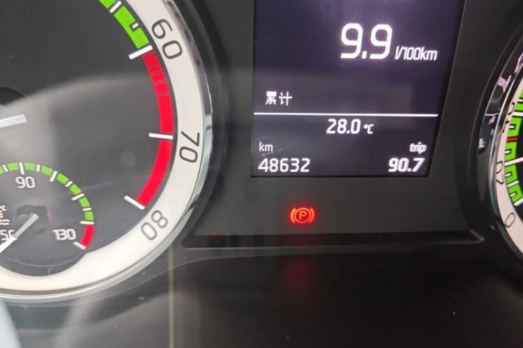 Used Skoda Kodiaq 2018 Facelifted TSI330 5-Seater Two-Wheel-Drive Comfort Edition Odometer Close Up