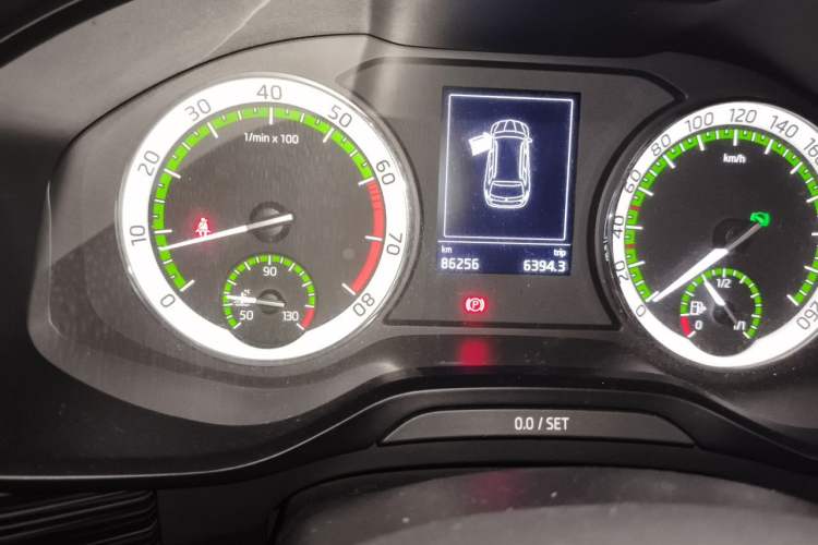 Used Skoda Kodiaq 2018 Facelifted TSI330 5-Seater Two-Wheel-Drive Luxury Enjoyment Edition Odometer Close Up