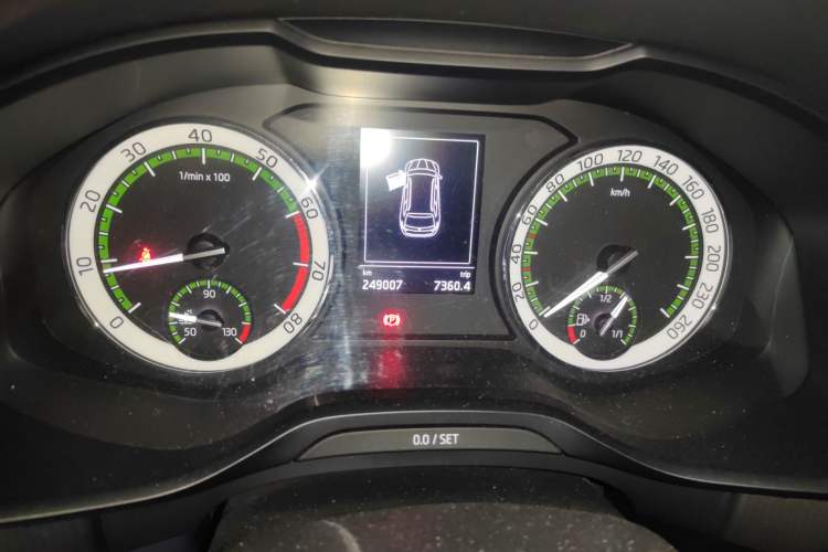 Used Skoda Kodiaq 2018 Facelifted TSI330 5-Seater Two-Wheel-Drive Comfort Edition Odometer Close Up