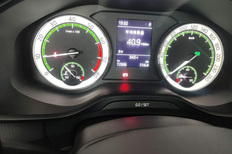 Used Skoda Kodiaq 2018 Facelifted TSI330 5-Seater Two-Wheel-Drive Comfort Edition Odometer Close Up