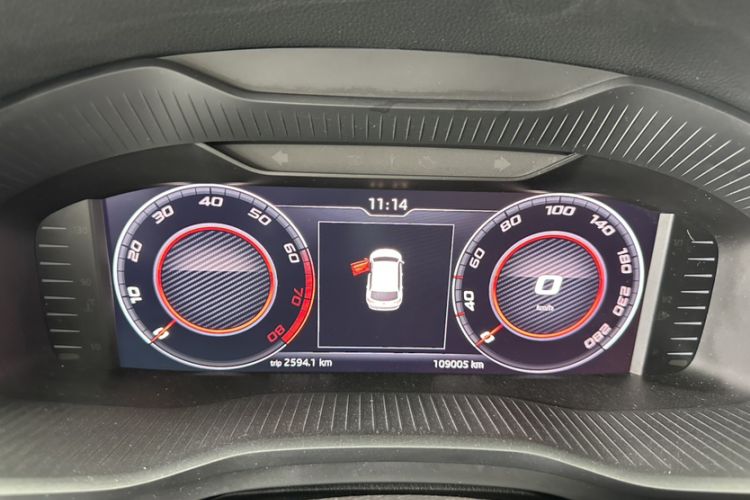 Used Skoda Kodiaq 2018 Facelifted TSI330 5-Seater Two-Wheel-Drive Comfort Edition Odometer Close Up