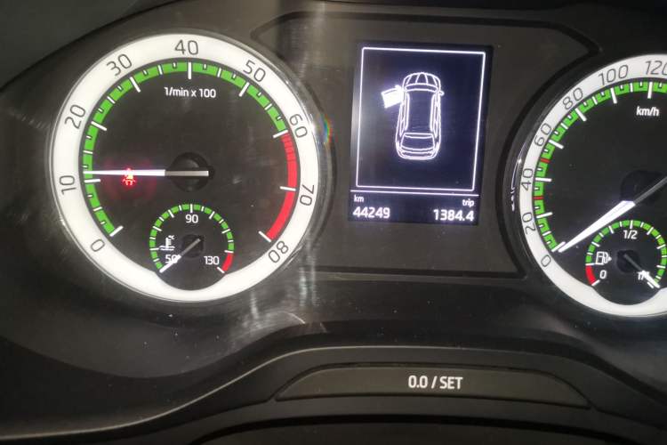 Used Skoda Kodiaq 2018 Facelifted TSI330 5-Seater Two-Wheel-Drive Luxury Enjoyment Edition Odometer Close Up