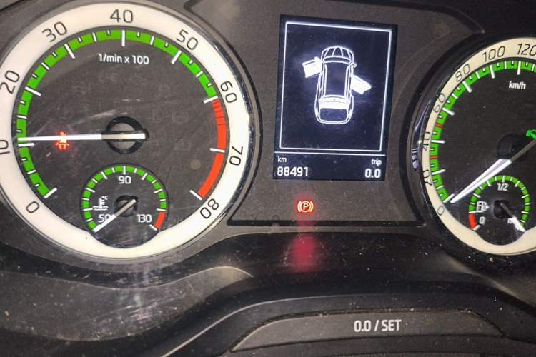 Used Skoda Kodiaq 2018 TSI330 7-Seater Two-Wheel-Drive Luxury Enjoyment Edition Odometer Close Up