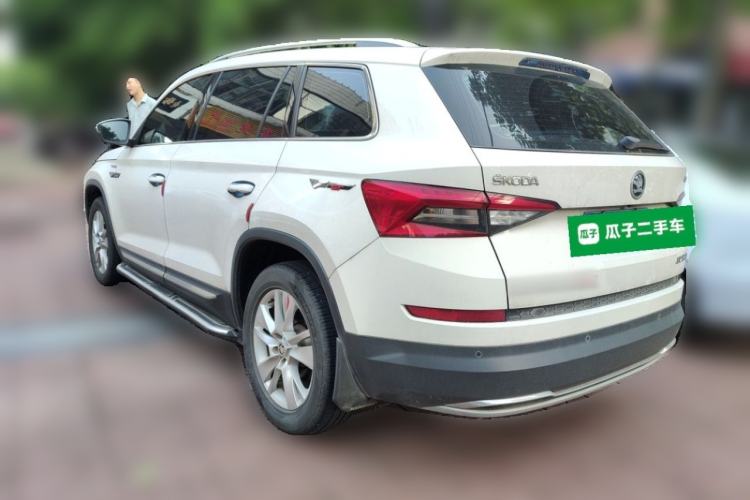 Used Skoda Kodiaq 2018 Facelifted TSI330 5-Seater Two-Wheel-Drive Luxury Enjoyment Edition Rear Left 45 Deg
