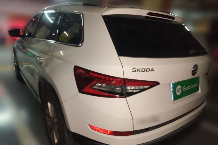 Used Skoda Kodiaq 2018 Facelifted TSI330 5-Seater Two-Wheel-Drive Comfort Edition Rear Left 45 Deg