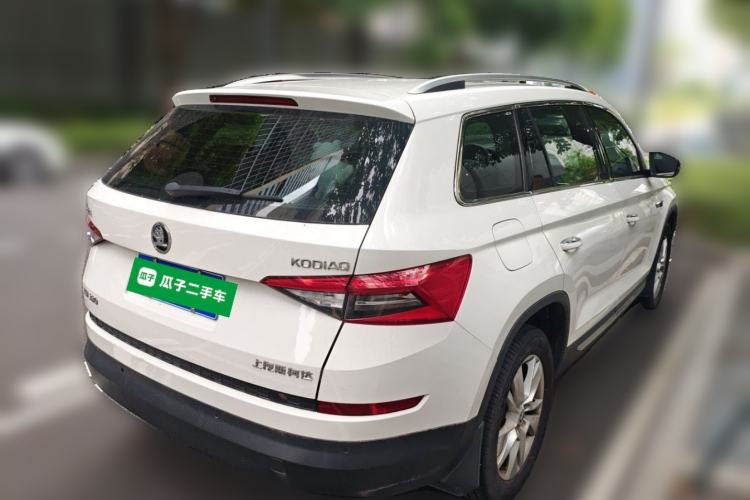 Used Skoda Kodiaq 2018 Facelifted TSI330 5-Seater Two-Wheel-Drive Luxury Edition Rear Right 45 Deg