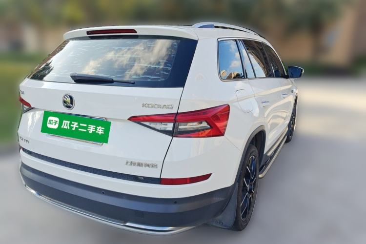 Used Skoda Kodiaq 2018 TSI330 7-Seater Two-Wheel-Drive Luxury Enjoyment Edition Rear Right 45 Deg