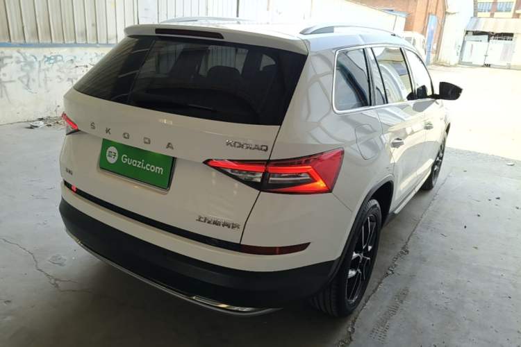 Used Skoda Kodiaq 2018 Restyled TSI330 7-Seater Two-Wheel Drive Luxury Enjoyment Edition Rear Right 45 Deg