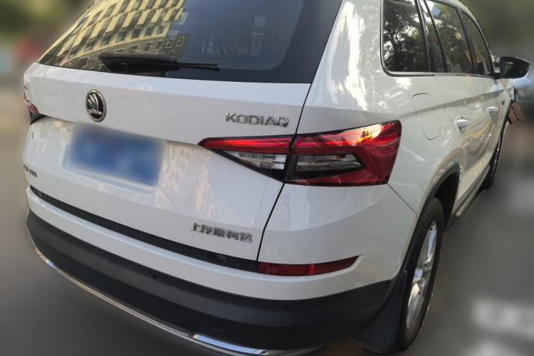Used Skoda Kodiaq 2018 Facelifted TSI330 5-Seater Two-Wheel-Drive Luxury Enjoyment Edition Rear Right 45 Deg