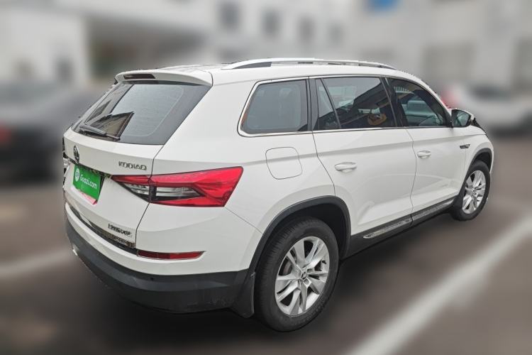 Used Skoda Kodiaq 2018 Facelifted TSI330 5-Seater Two-Wheel-Drive Comfort Edition Rear Right 45 Deg