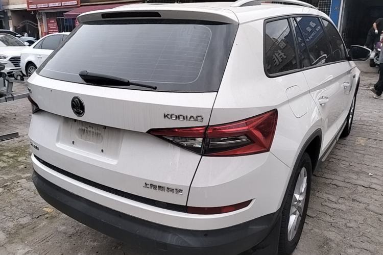 Used Skoda Kodiaq 2018 Facelifted TSI330 5-Seater Two-Wheel-Drive Comfort Edition Rear Right 45 Deg