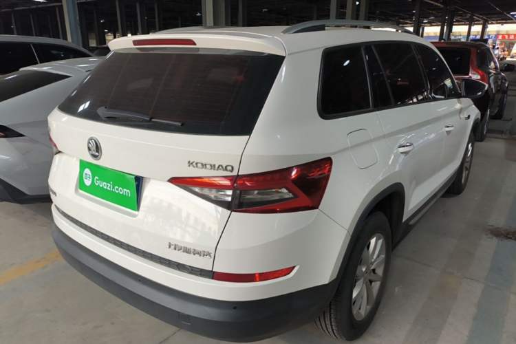Used Skoda Kodiaq 2018 Facelifted TSI330 5-Seater Two-Wheel-Drive Comfort Edition Rear Right 45 Deg