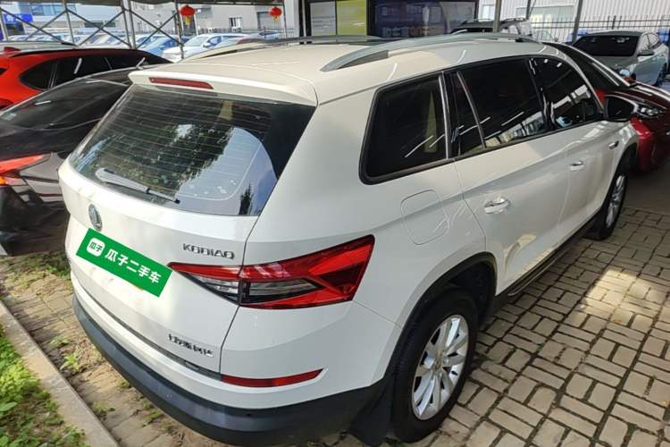 Used Skoda Kodiaq 2018 Facelifted TSI330 5-Seater Two-Wheel-Drive Comfort Edition Rear Right 45 Deg