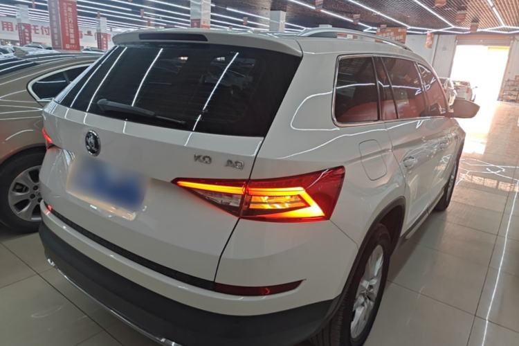 Used Skoda Kodiaq 2018 Facelifted TSI330 5-Seater Two-Wheel-Drive Luxury Enjoyment Edition Rear Right 45 Deg