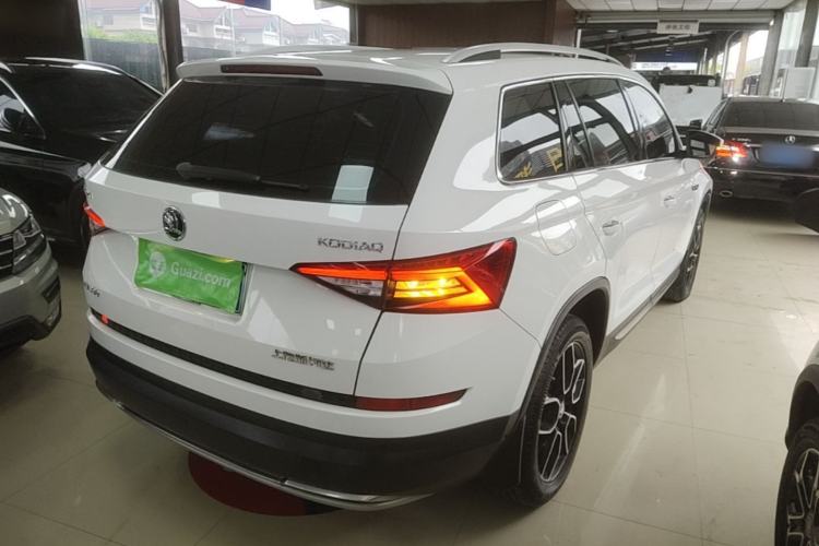 Used Skoda Kodiaq 2018 Restyled TSI330 7-Seater Two-Wheel Drive Luxury Tech Edition Rear Right 45 Deg